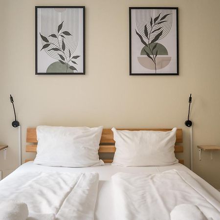 Spacious Family Apartment With 2 Bedrooms เบอร์ลิน ภายนอก รูปภาพ