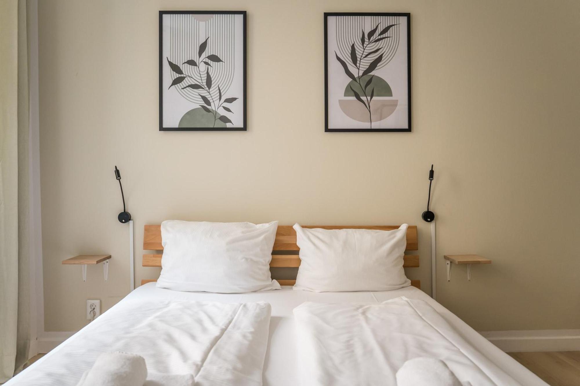 Spacious Family Apartment With 2 Bedrooms เบอร์ลิน ภายนอก รูปภาพ