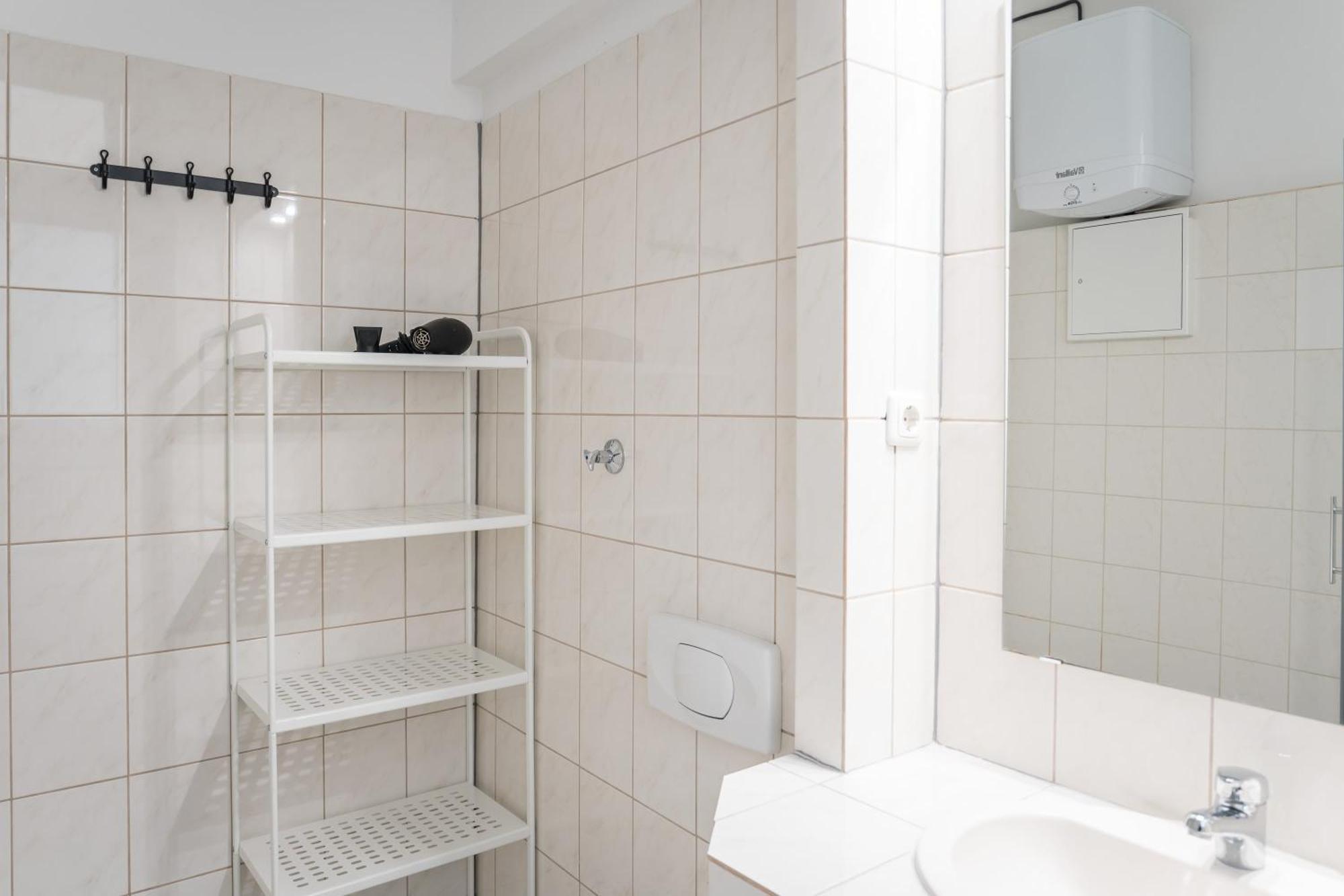 Spacious Family Apartment With 2 Bedrooms เบอร์ลิน ภายนอก รูปภาพ