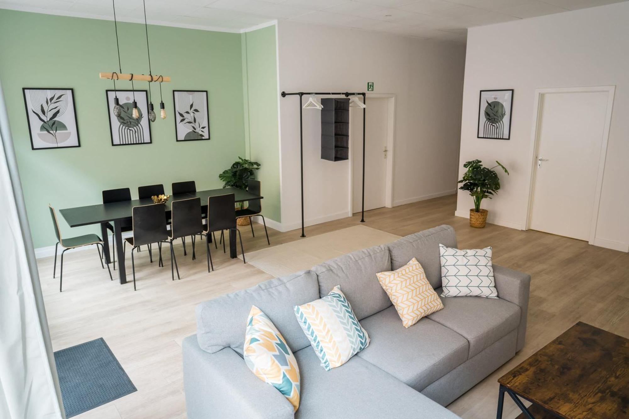 Spacious Family Apartment With 2 Bedrooms เบอร์ลิน ภายนอก รูปภาพ