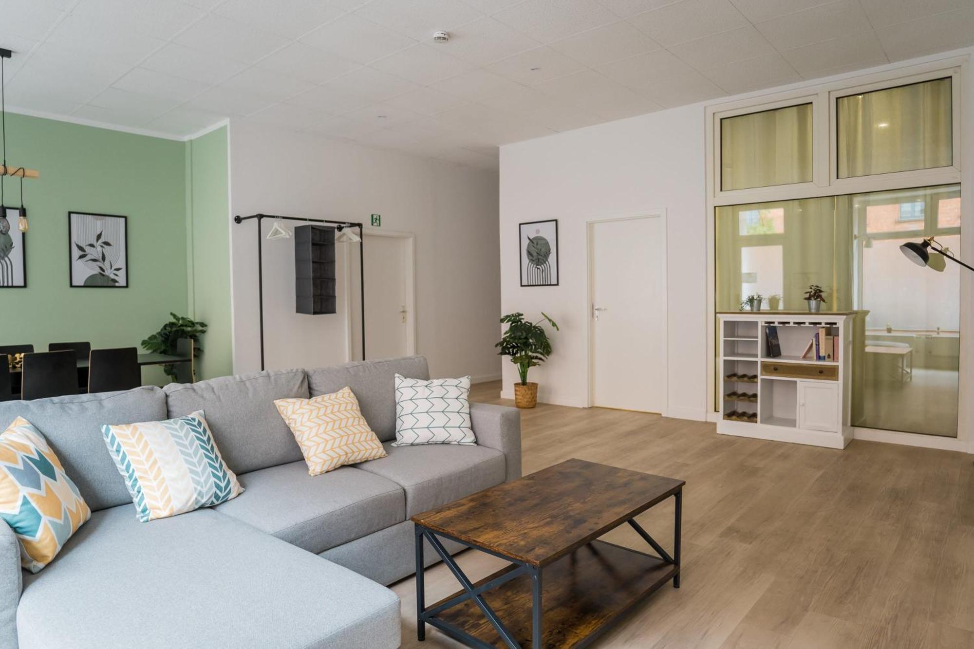 Spacious Family Apartment With 2 Bedrooms เบอร์ลิน ภายนอก รูปภาพ