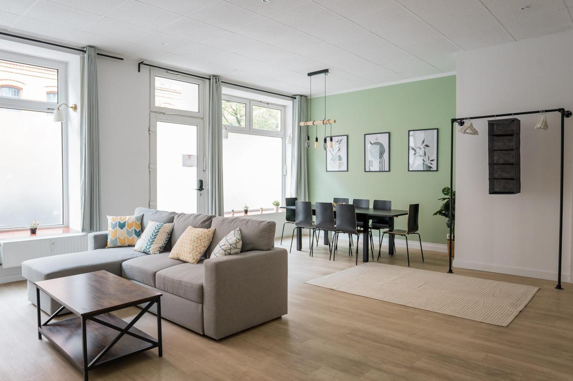 Spacious Family Apartment With 2 Bedrooms เบอร์ลิน ภายนอก รูปภาพ