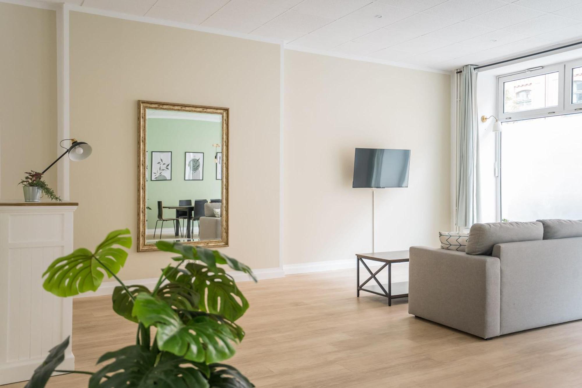 Spacious Family Apartment With 2 Bedrooms เบอร์ลิน ภายนอก รูปภาพ